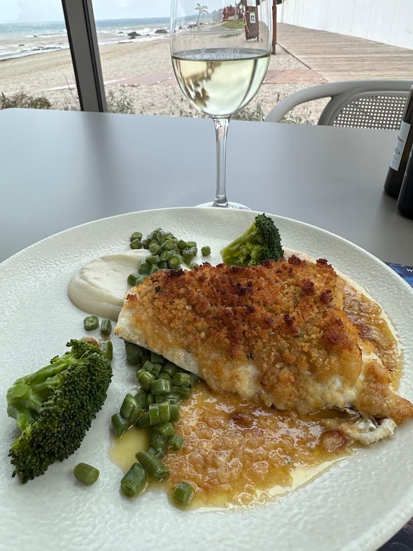 La Familia Beach Club - Photo 4