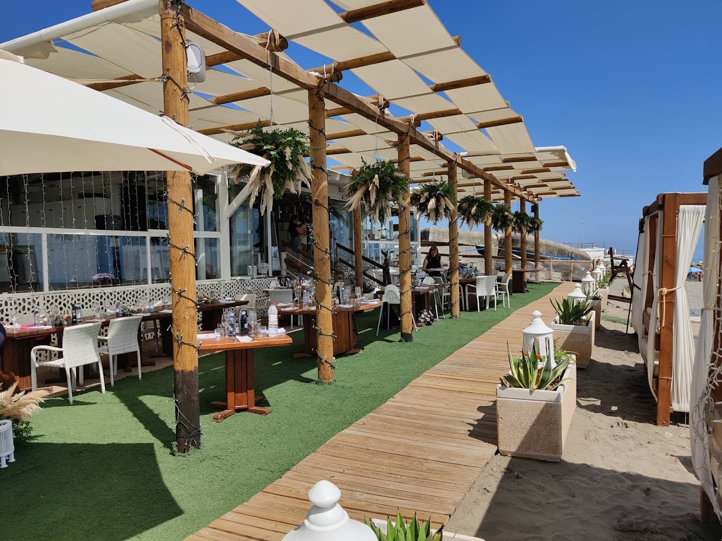 Bunker Beach Club - Photo 4