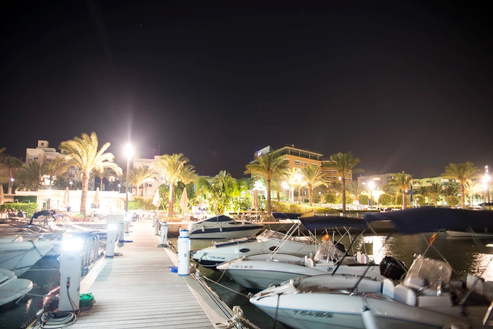 La Mar Restaurante Beach Club - Photo 5