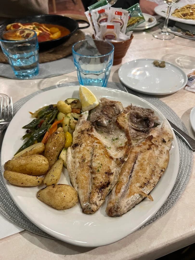 Beach Club Restaurant - Photo 5