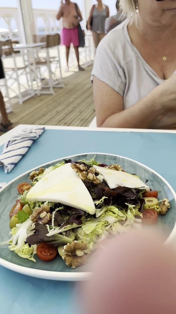 Benapres Beach Club - Photo 2