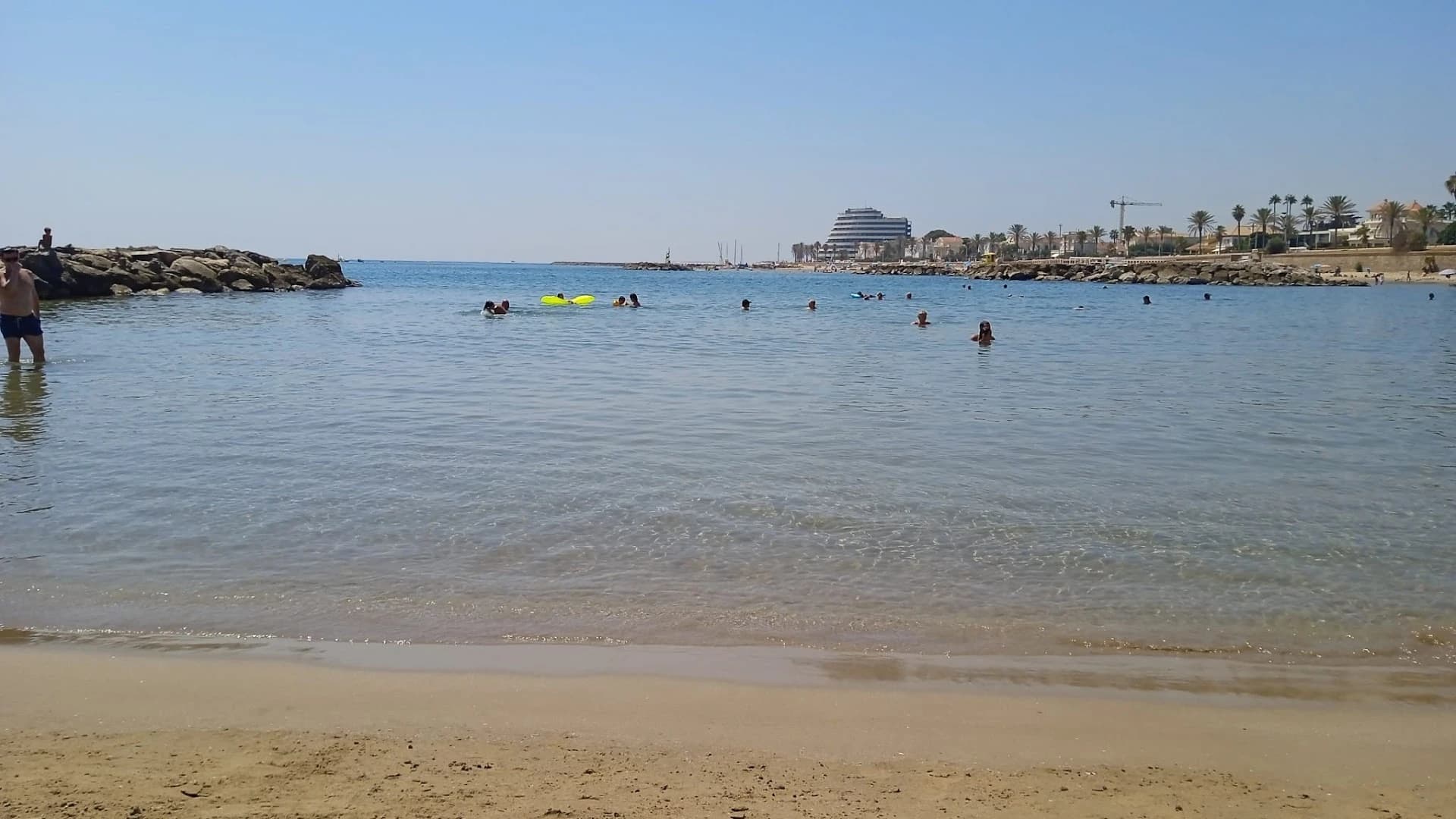 Benapres Beach Club - Photo 5