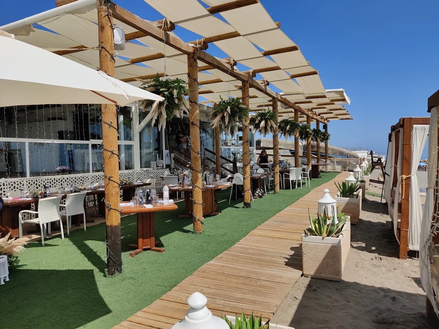 Bunker Beach Club - Photo 4