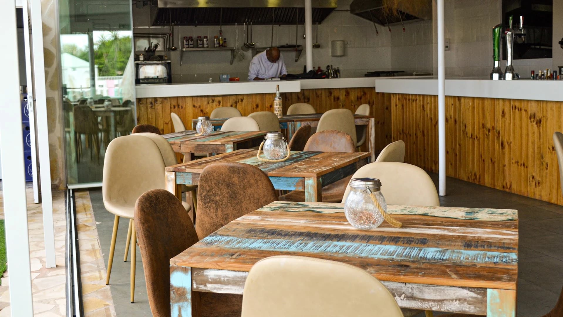 Beach clubs in Calp