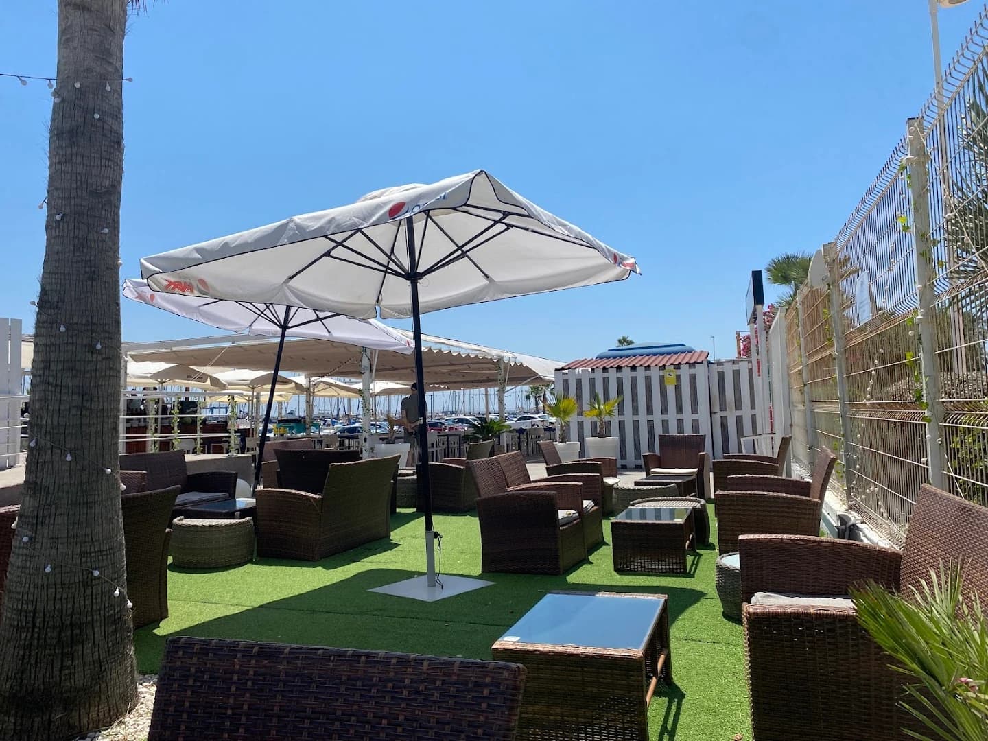 Beach clubs in Canet d'en Berenguer
