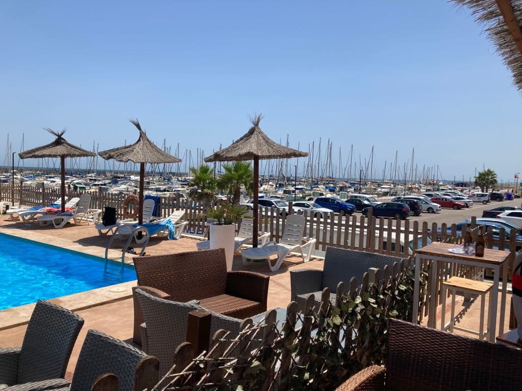 Mediterraneo Beach Club - Photo 4