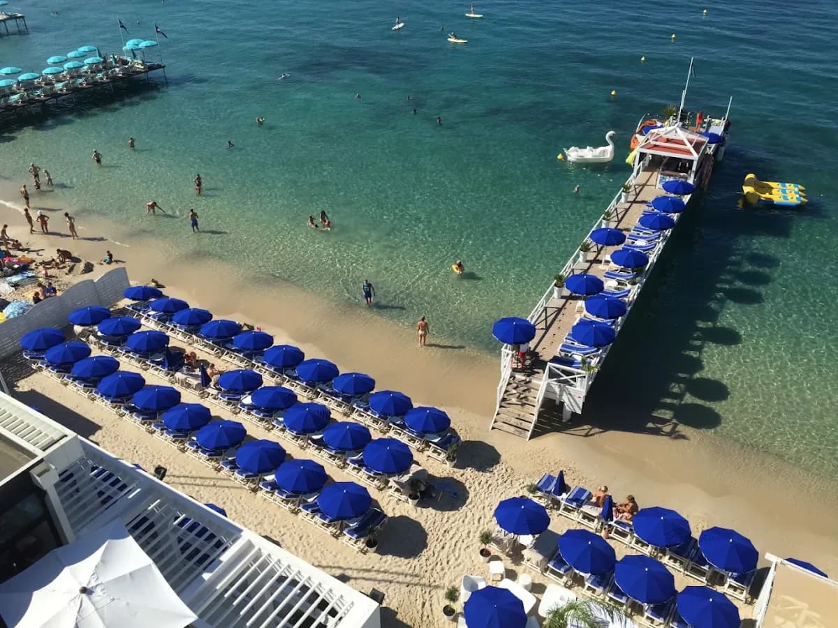 Beach clubs in Cap d'Antibes & Antibes
