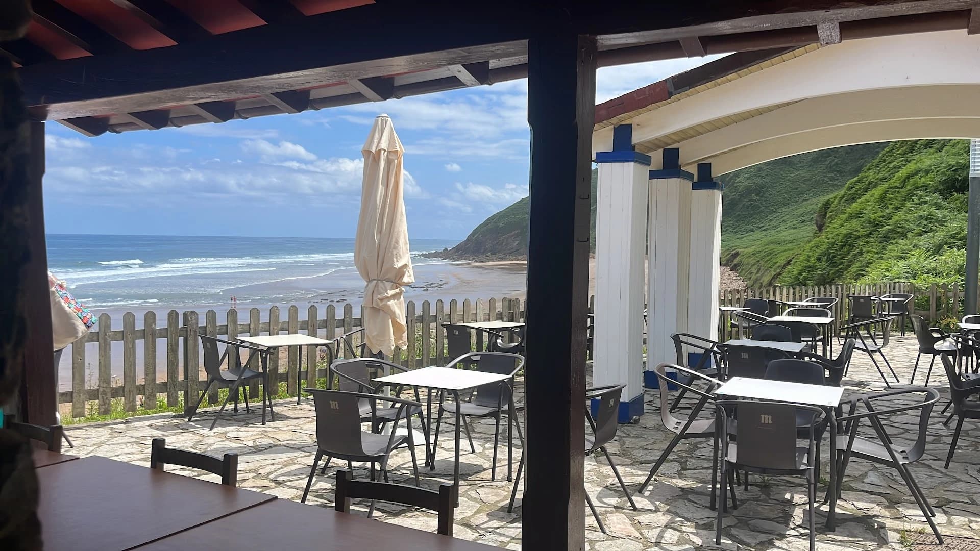 Beach clubs in Caravia