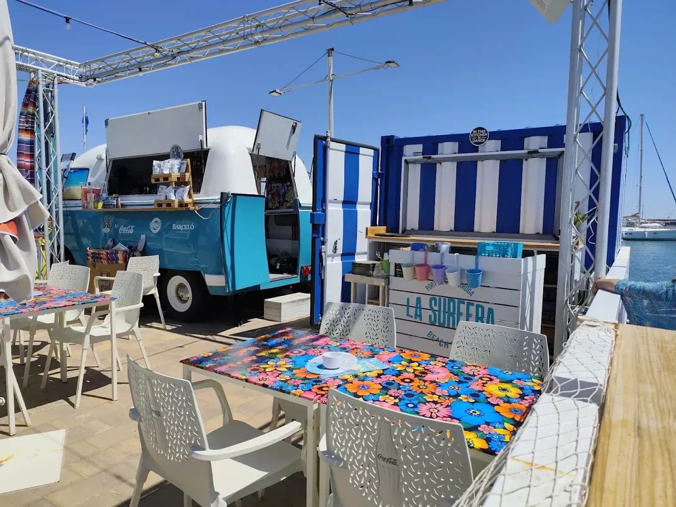 Beach clubs in Coma-ruga