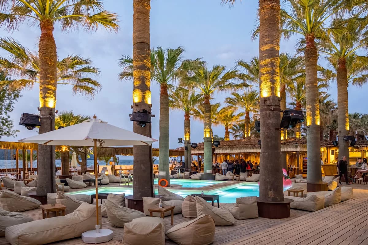 Beach clubs in Crete