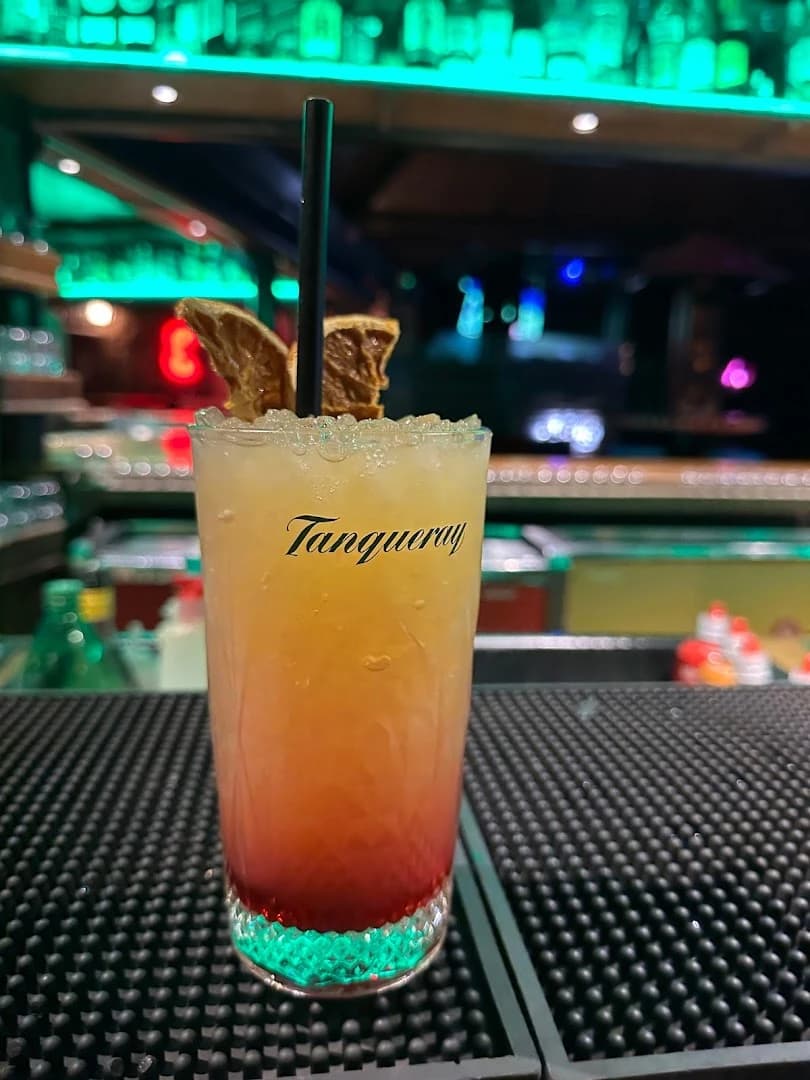 Waikiki Beach Club - Photo 3