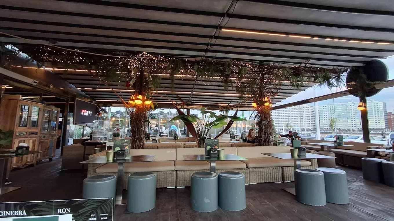 Beach clubs in Gijón