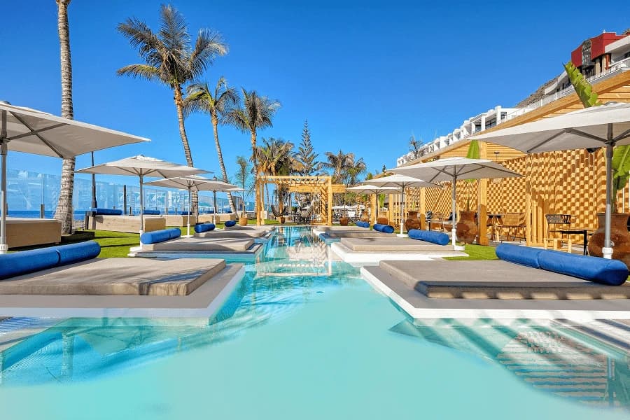 La Riviera Beach Club