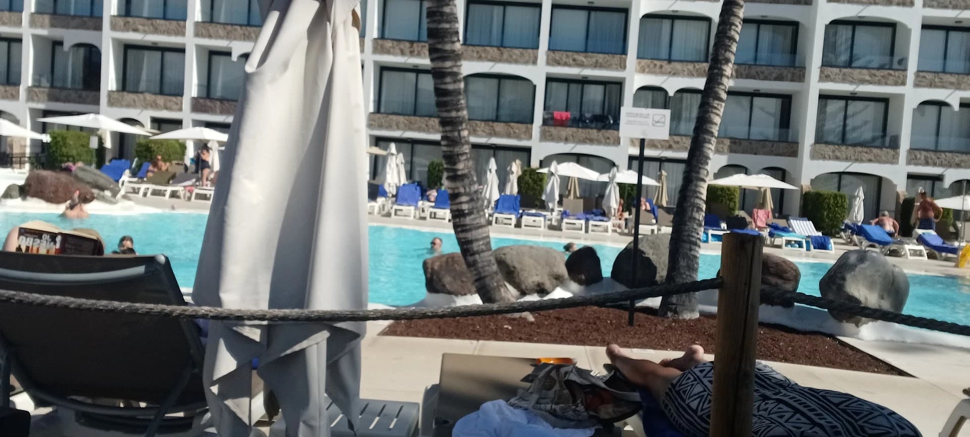 La Riviera Beach Club - Photo 5