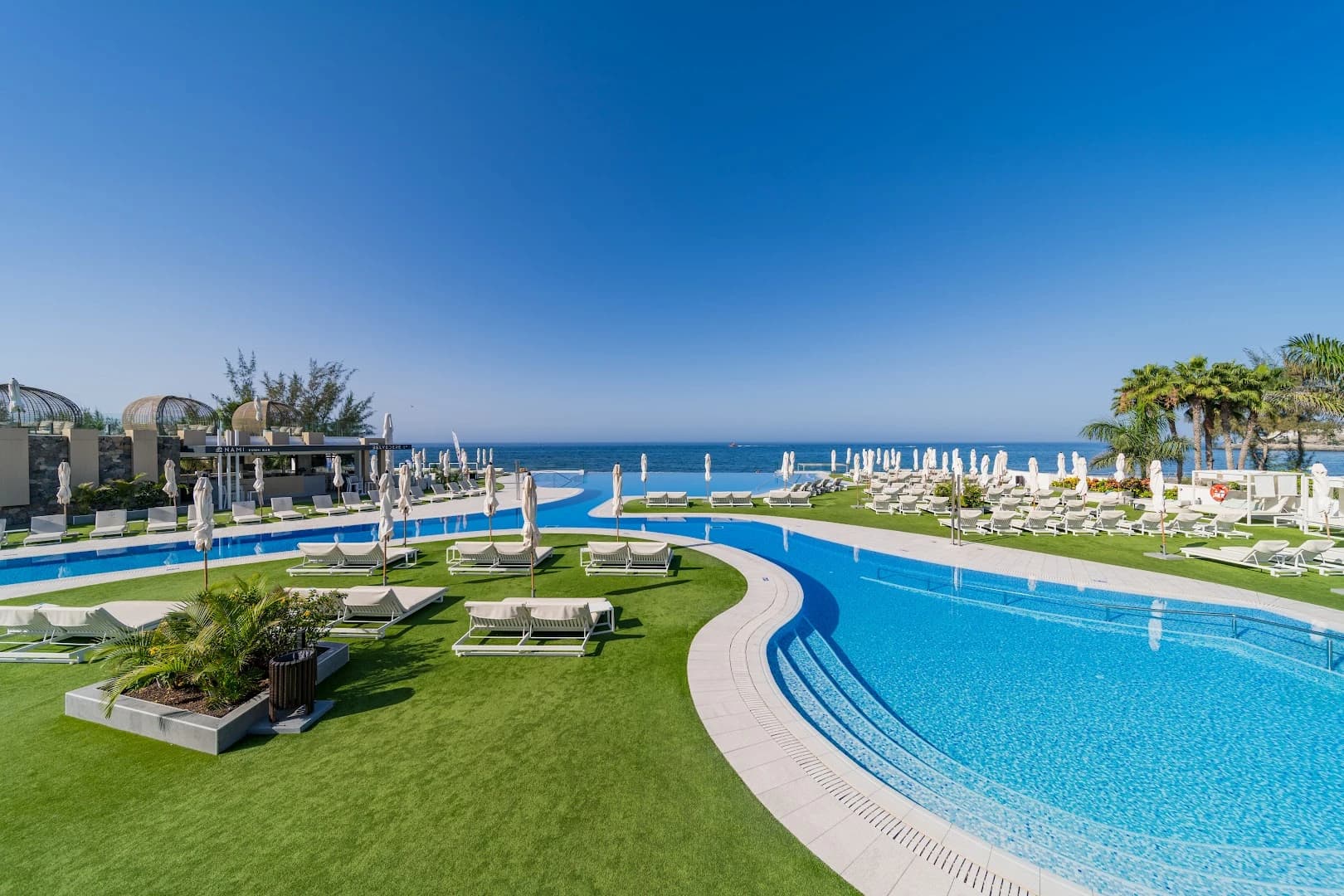 Beach clubs in Gran Canaria