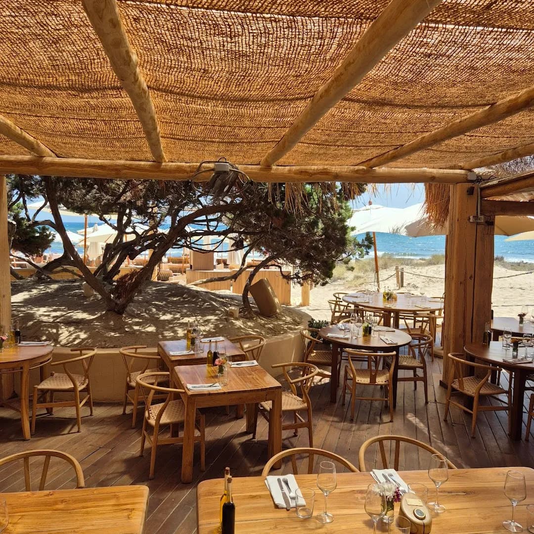 El Chiringuito Ibiza - Photo 4