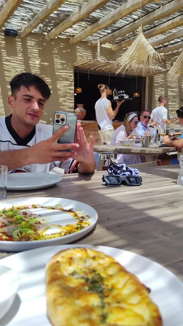 El Silencio Ibiza - Photo 2