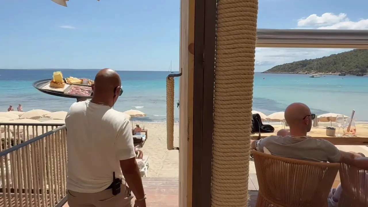 NoHo Beach Club - Photo 2