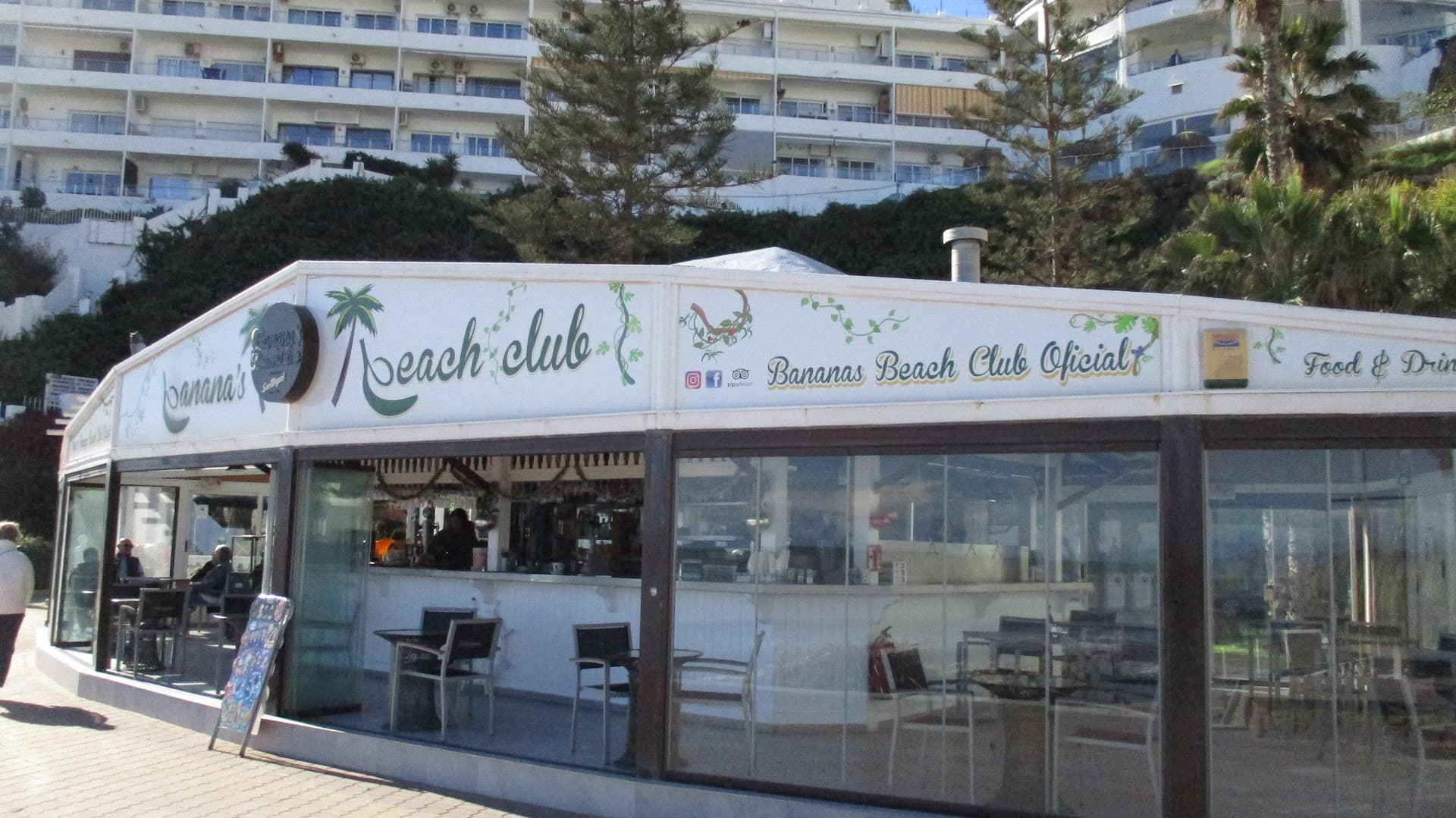 Banana's Beach Club - Photo 3