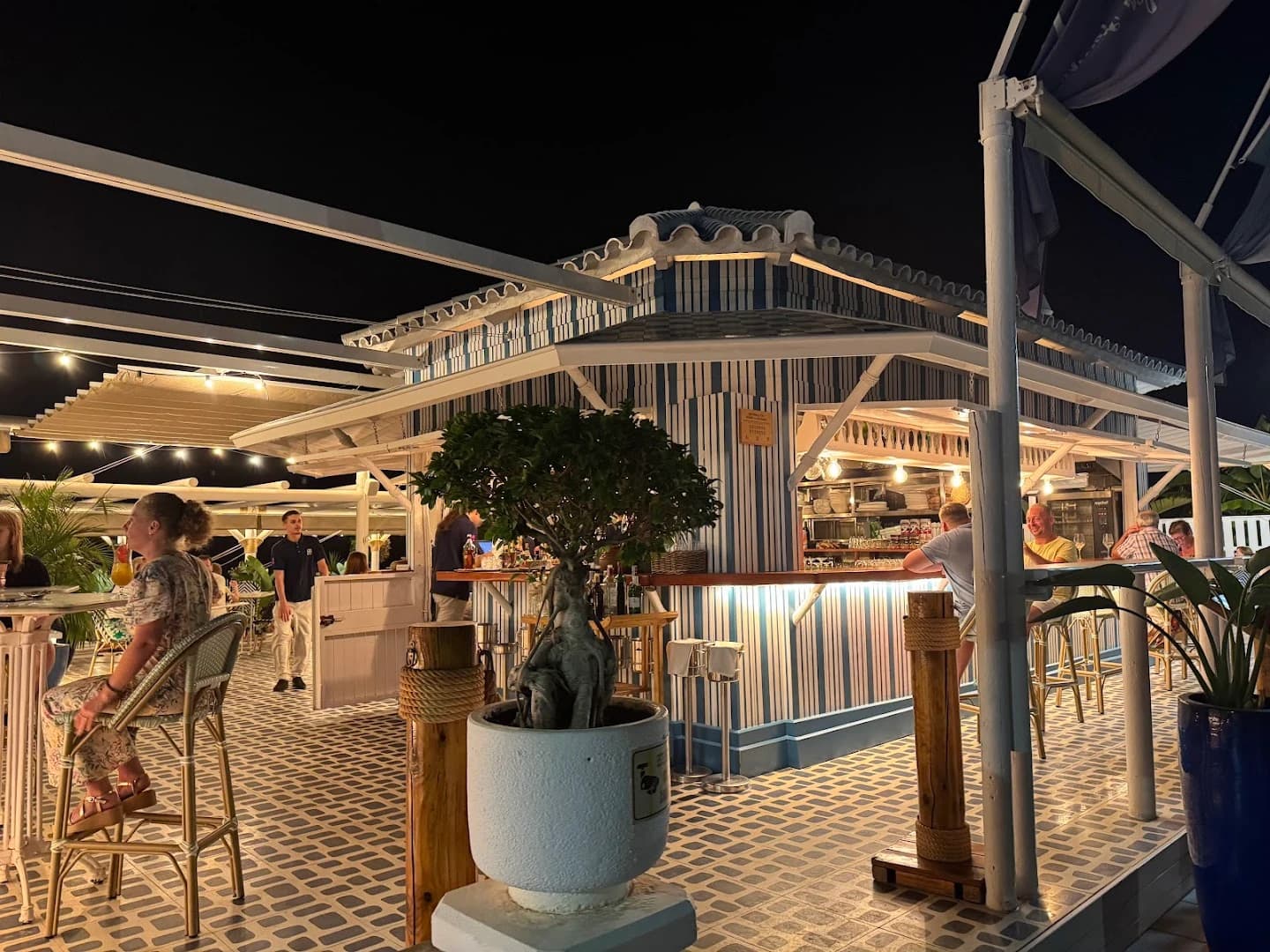 Tropicana Beach Club - Photo 4