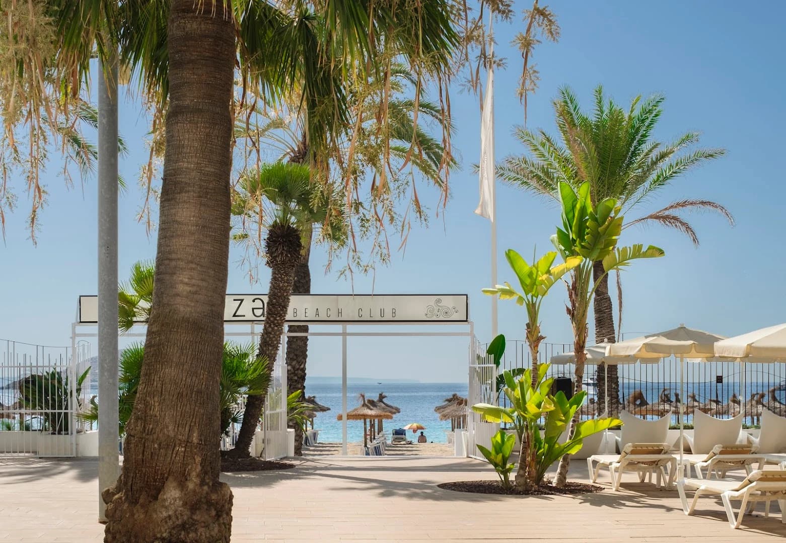 Breeza Beach club - Photo 5