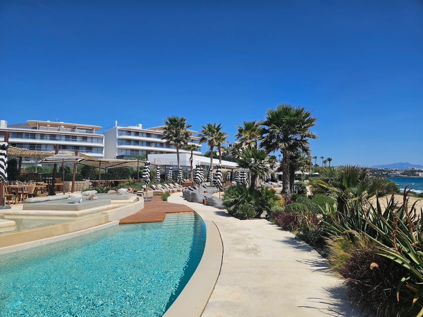 Nido: Beach club & restaurant - Photo 4