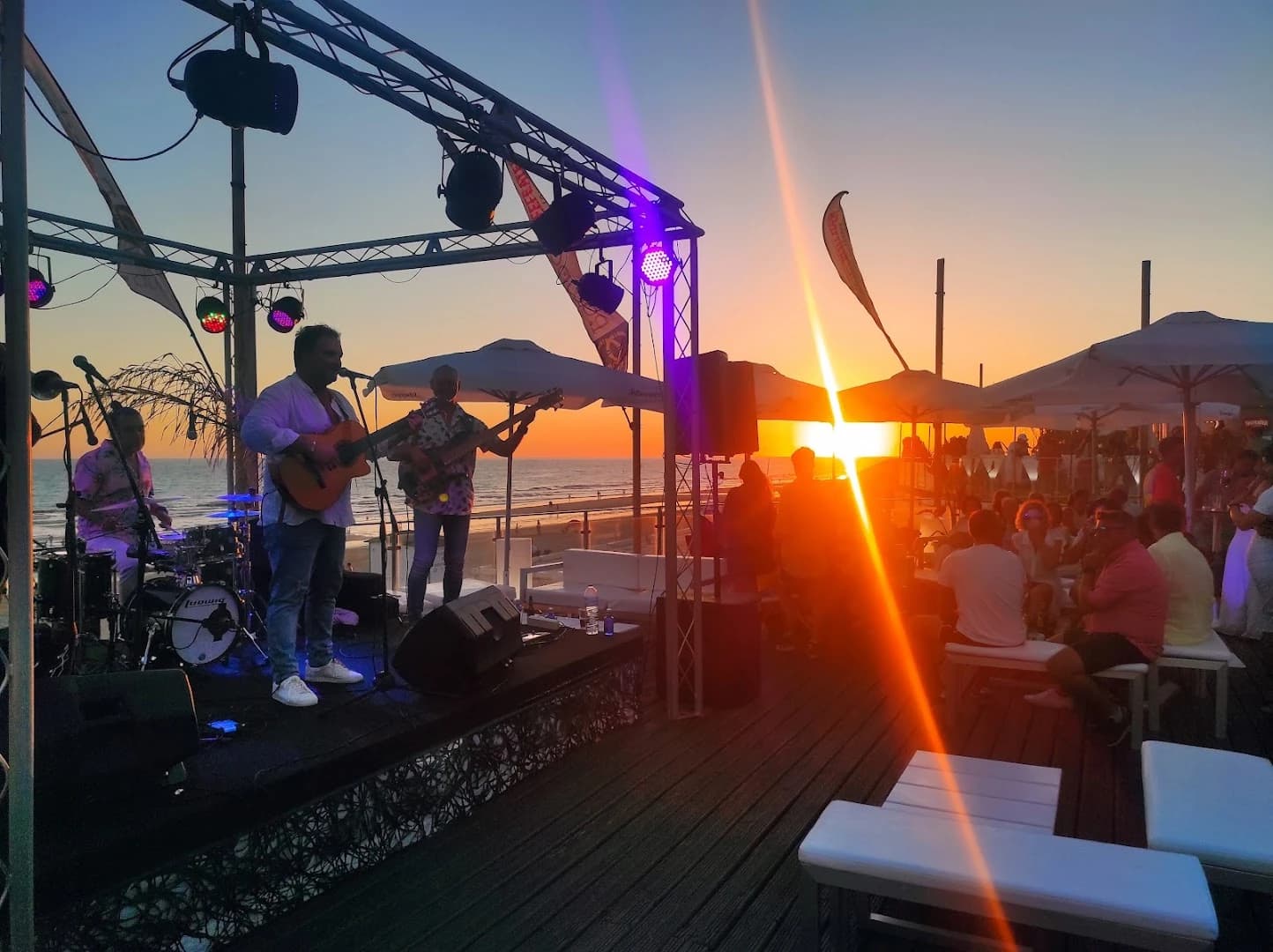 Bamboo Beach Club - Photo 4