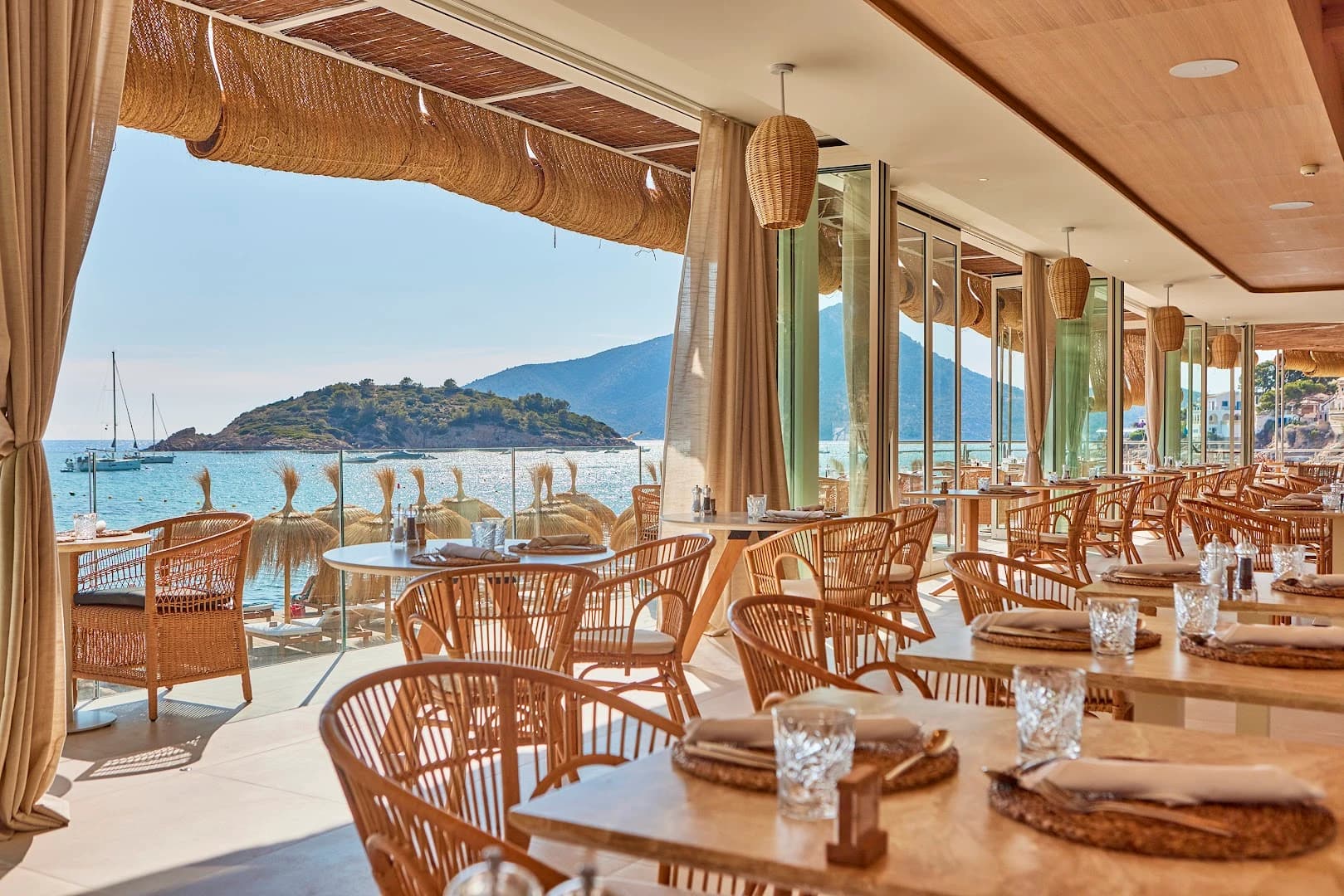 Beach clubs in Sant Elm