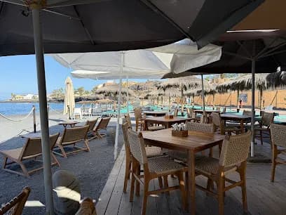 Coqueluche beach bar