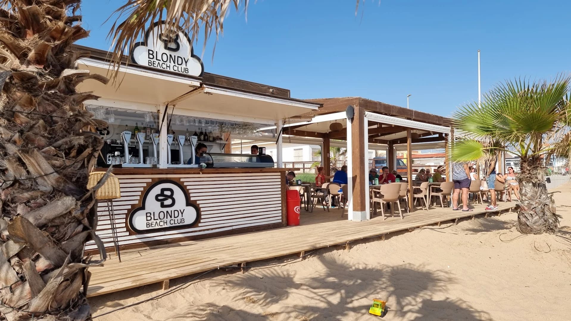 Blondy Beach Club - Photo 4