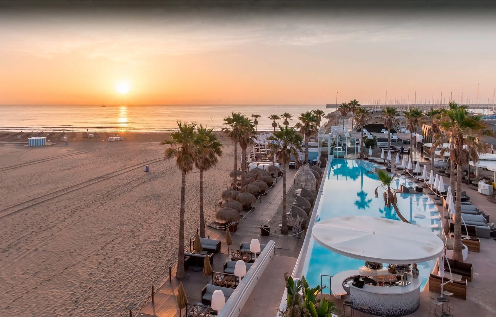 Beach clubs in València