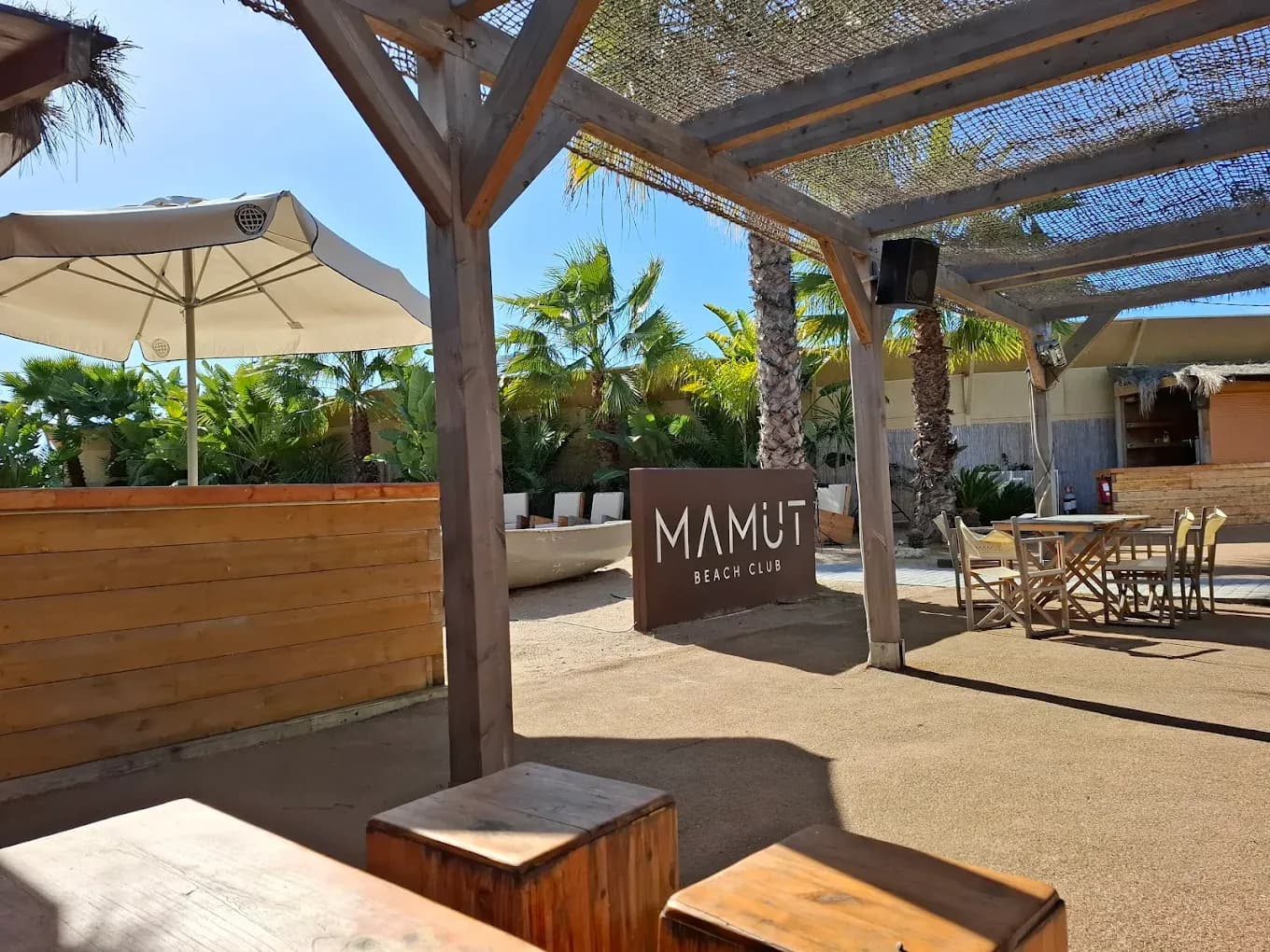 Beach clubs in Viladecans