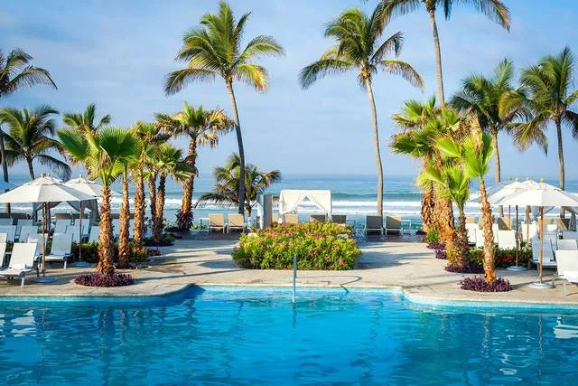 Open-air family club and beachfront at Beach Club Casa del Mar, Playa Bonfil