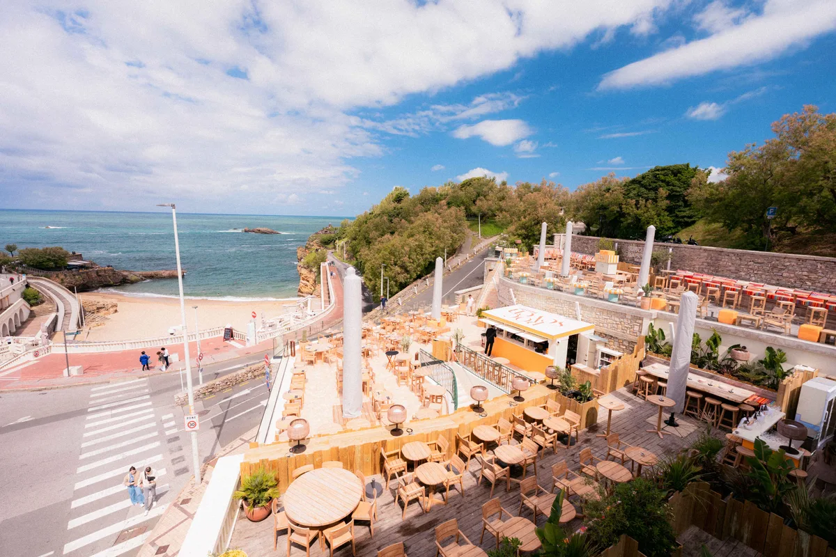 Rooftop terrace and bar overlooking the Port Vieux cove at Roc Seven, Biarritz