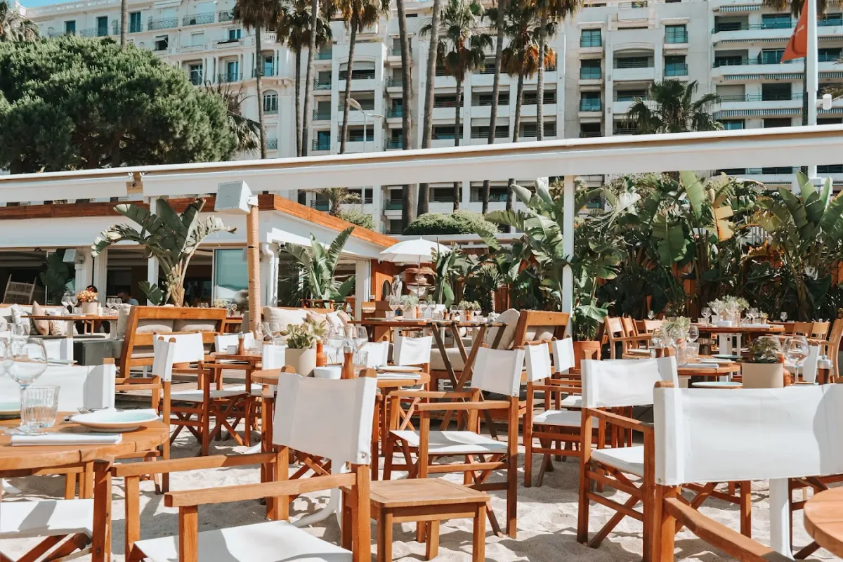 130 sunbeds and a private pontoon at Miramar Plage, La Croisette