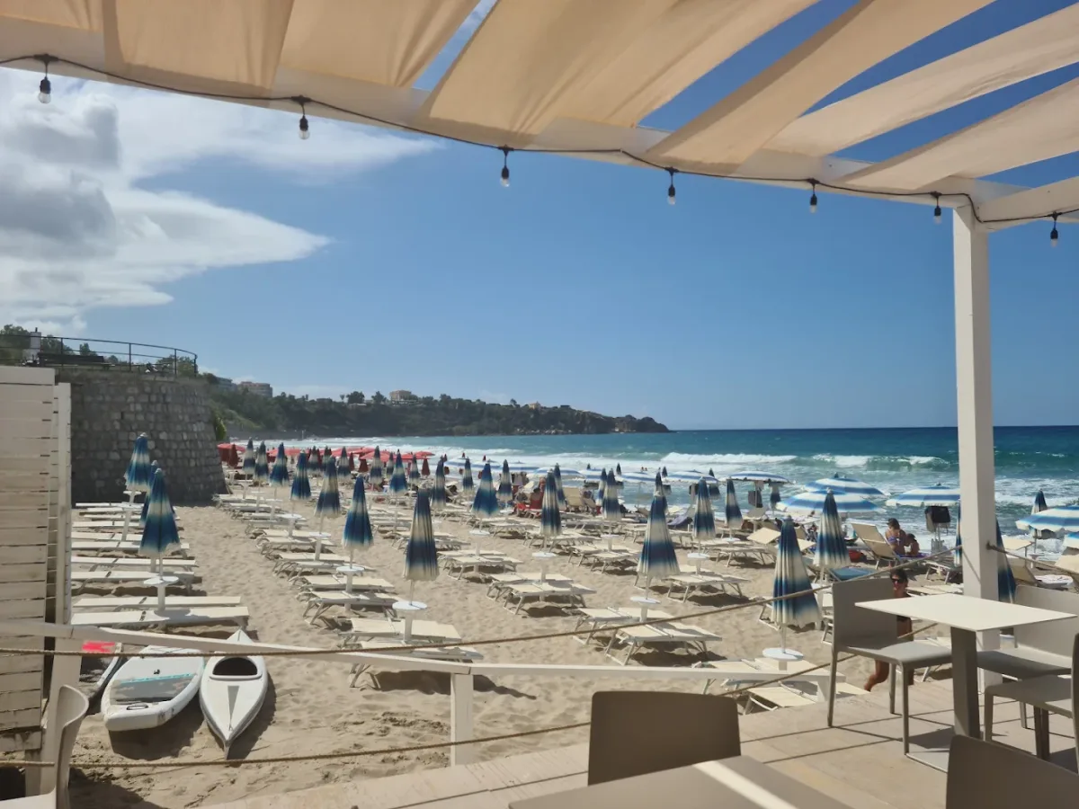Umbrellas and a summer kitchen at Eolo Beach Club, Cefalù