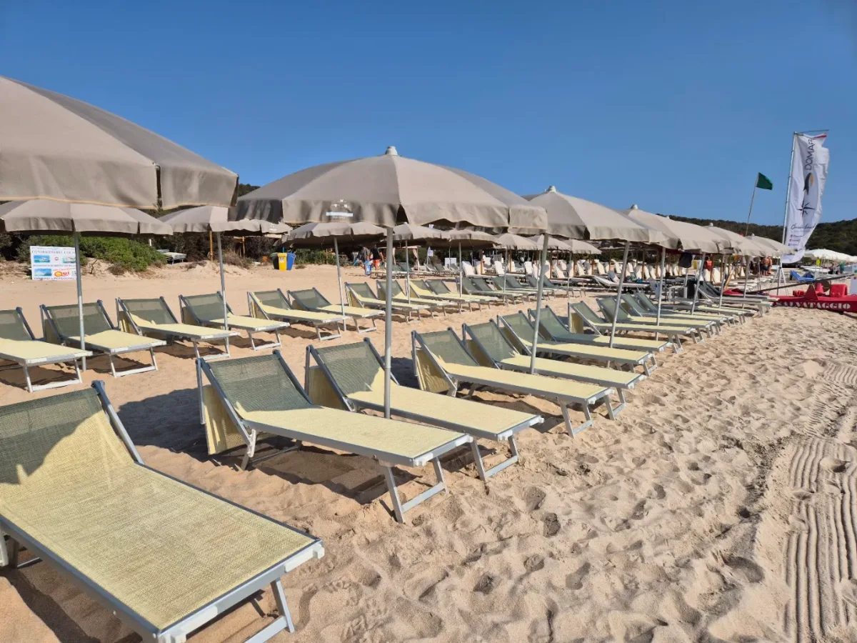 Large equipped beach with lounge music and water sports at Smeralda Beach, Liscia Ruja