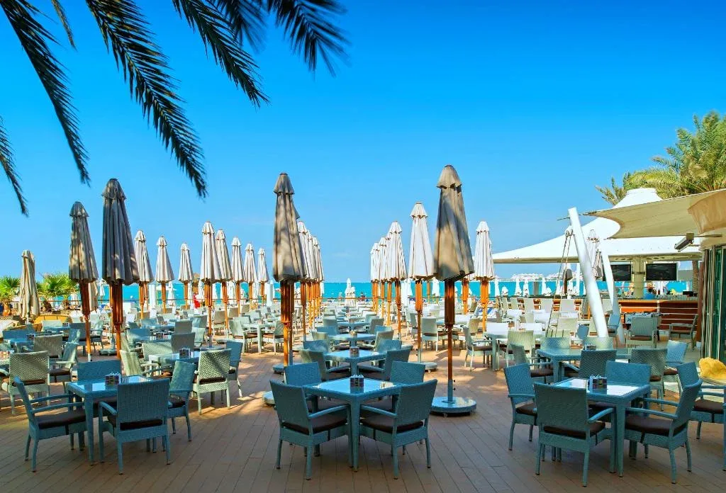 Beachside daybeds and pool at Wavebreaker, Hilton Dubai Jumeirah, The Walk, JBR