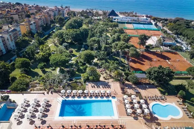 The Oasis by Don Carlos Resort